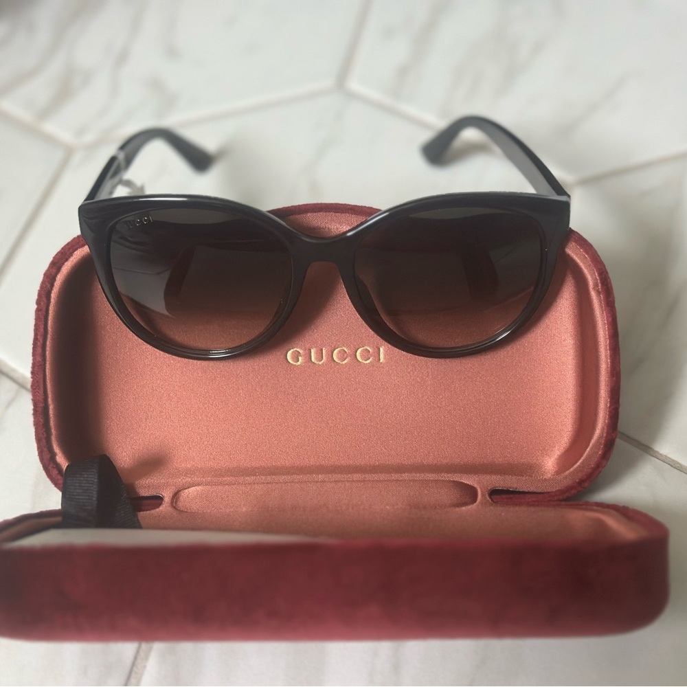 🆕 NWT Women’s Gucci Sunglasses GG0636SK (Black and Gold) - Picture 5 of 8